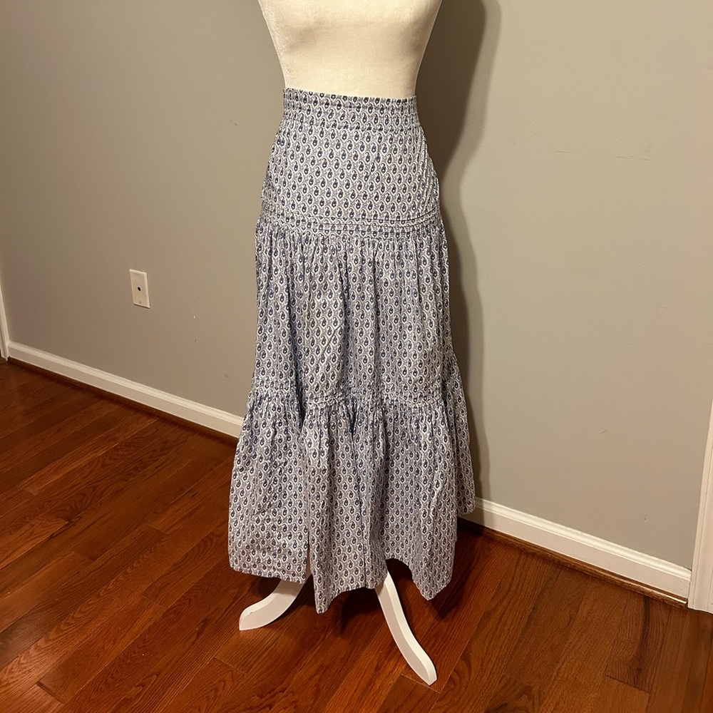 Laura Ashley Prairie Skirt. Size small but sizes more like a Large. 100% Cotton